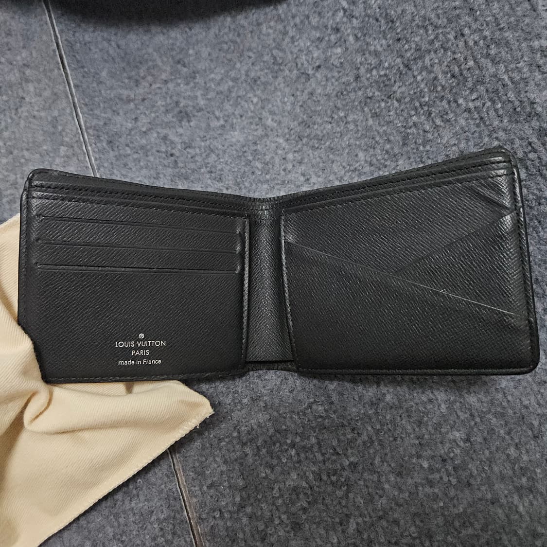 루이비통 모노그램 멀티플 월릿 블랙 급처 상품이미지3