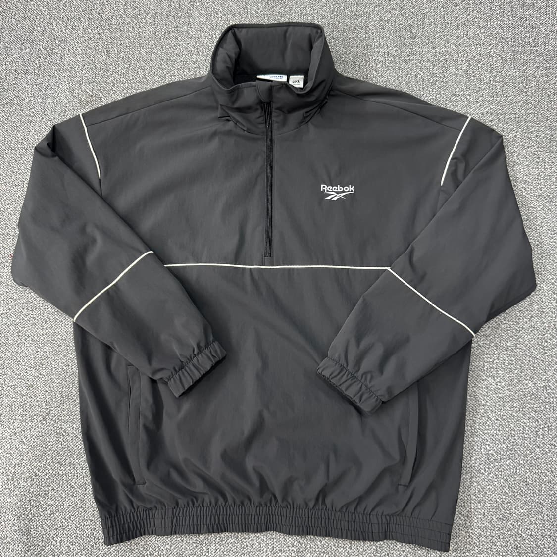 리복 클래식 자수로고 블랙 아노락 상품이미지1