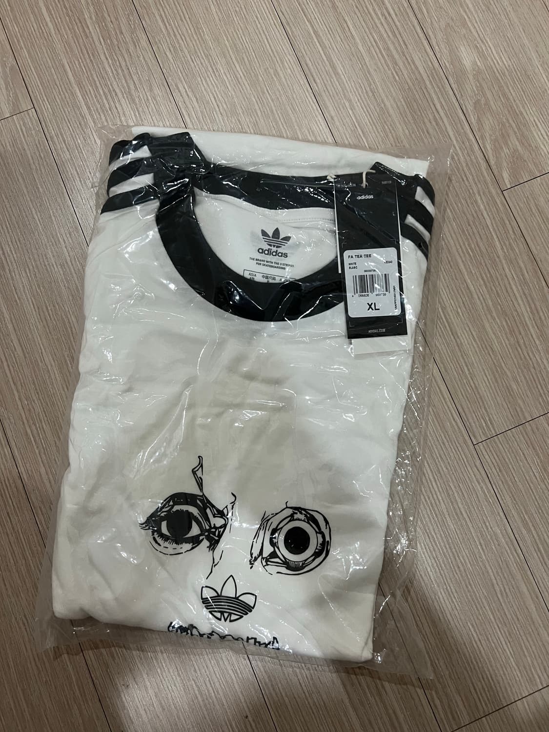 퍼킹어썸 X 아디다스 티셔츠 상품이미지3