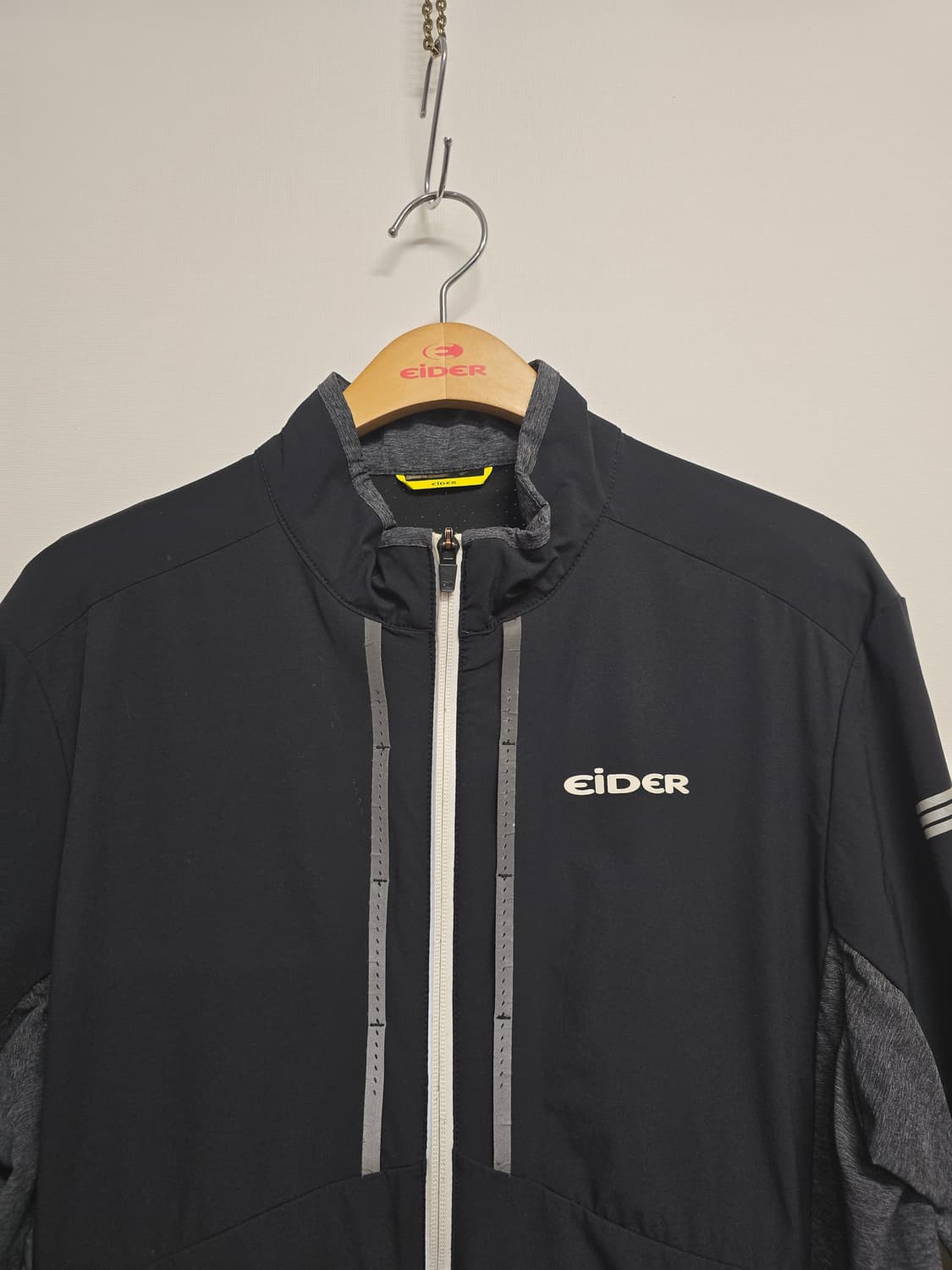 아이더 블랙 바람막이 자켓100 상품이미지2