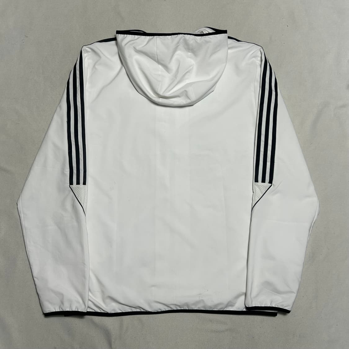 XL 아디다스 첼시 화이트 후드 바람막이 상품이미지3