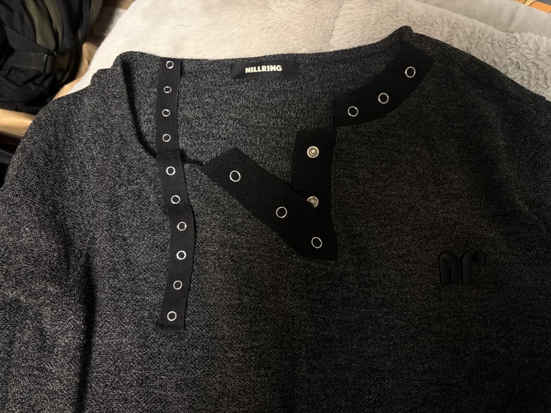 닐링 Half off shoulder Long sleeve 상품이미지4