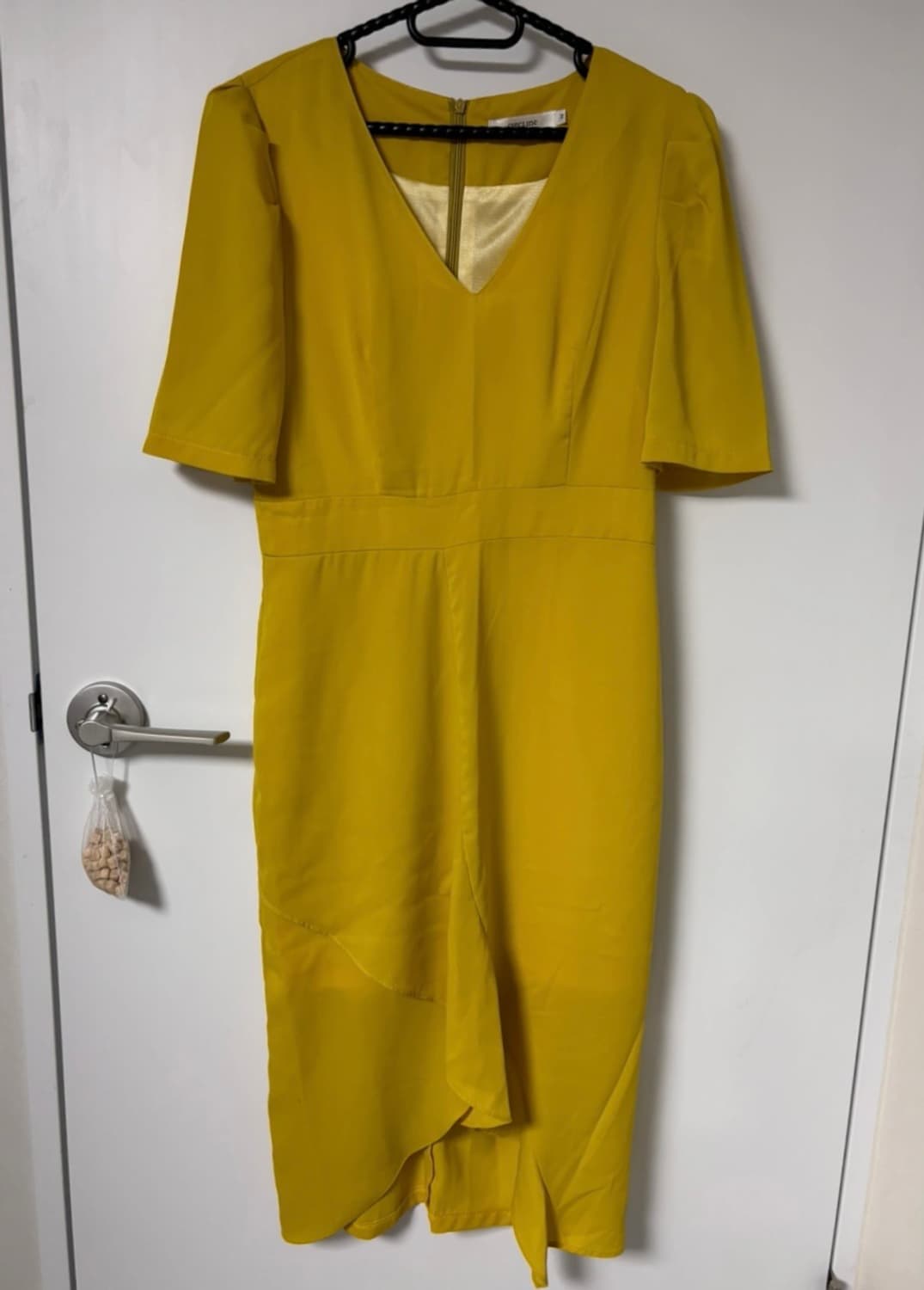 에이블리 옐로우 브이넥 오피스 쉬폰 레이스 반팔 롱 원피스 상품이미지1