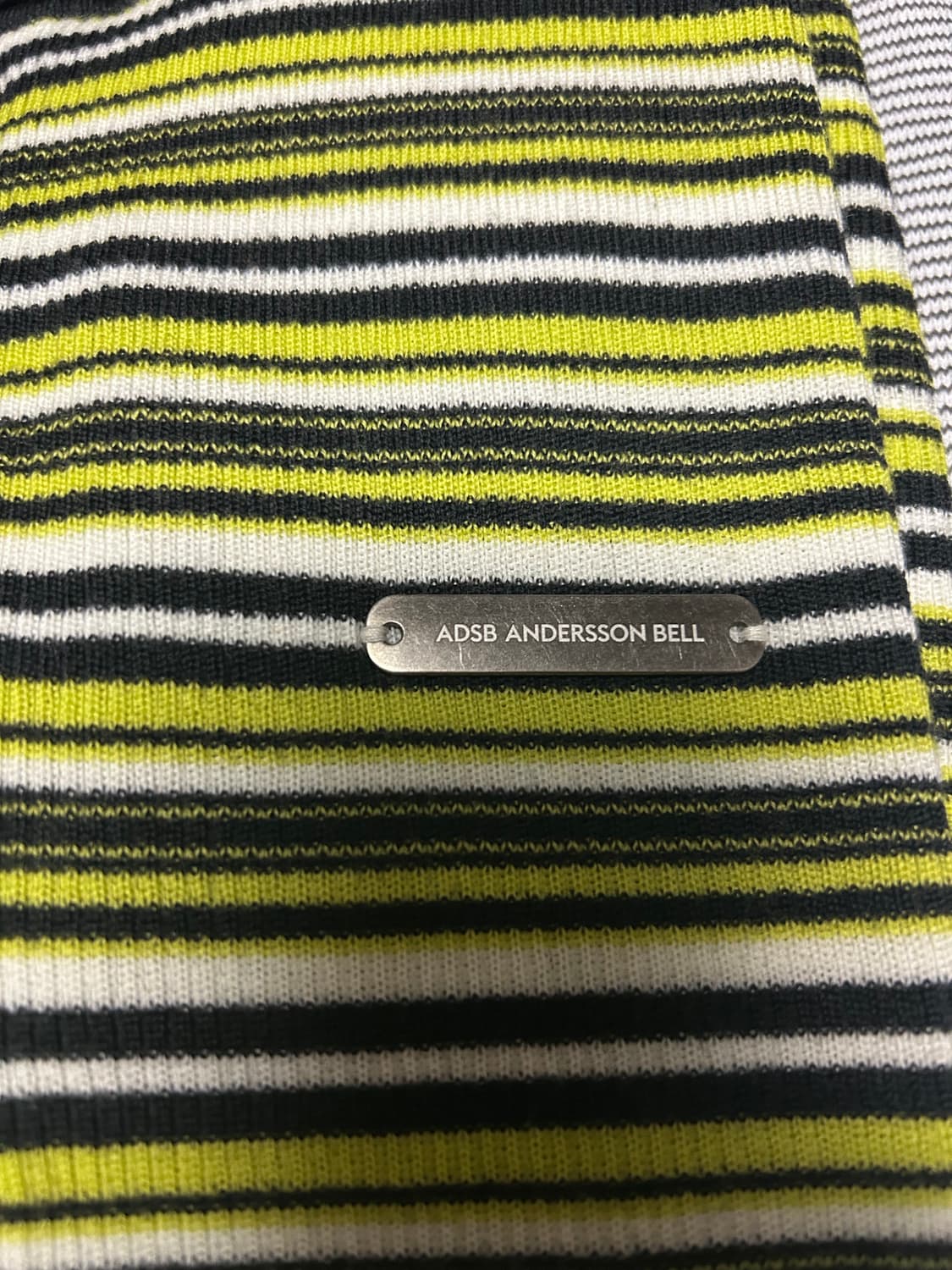 앤더슨벨 스트라이프 폴로 스웨터 차콜/라임 상품이미지5
