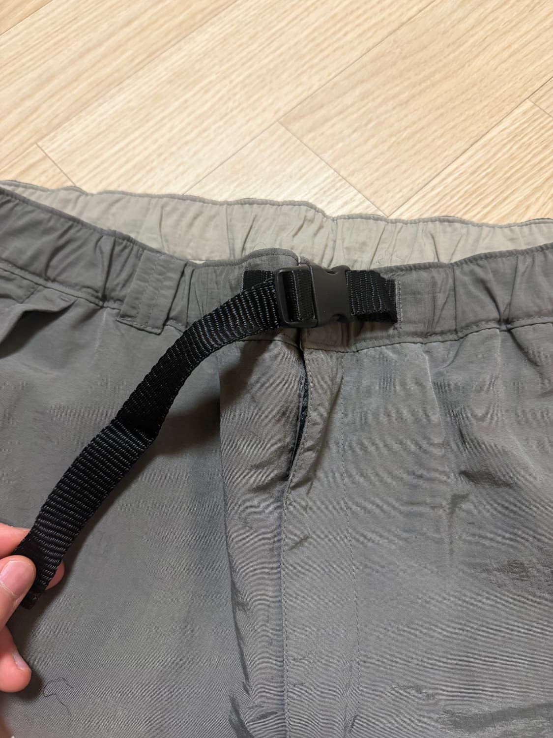 32,M) 29,000원 유니클로 빈티지 사이드 라인 스트링 팬츠 카키 상품이미지7