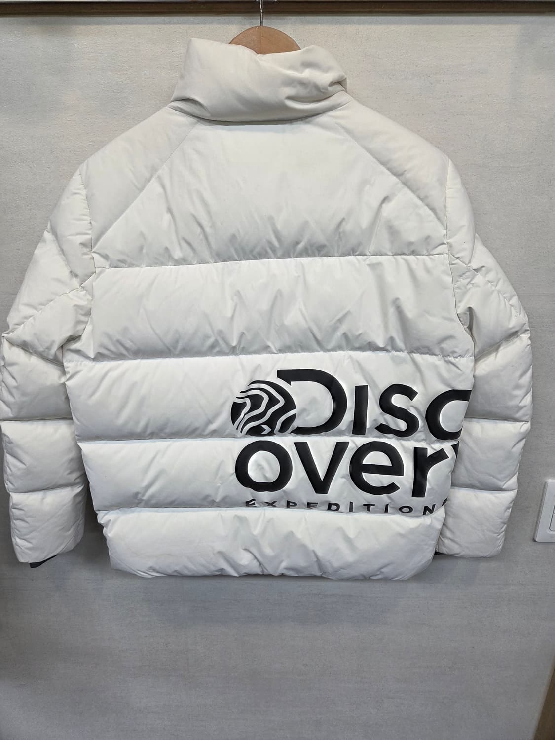 디스커버리 빅로고 찰튼 덕다운 숏패딩 95 상품이미지2