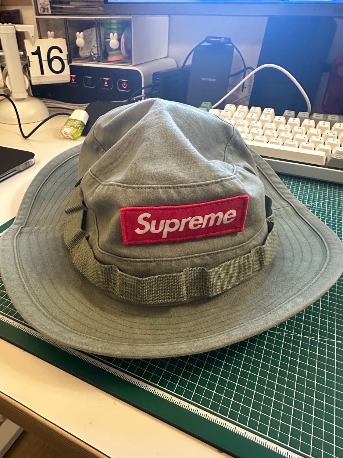 슈프림 부니햇 올리브 상품이미지2