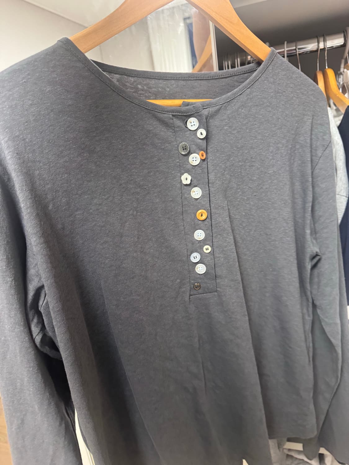 히피디피 multi-button tee 상품이미지1