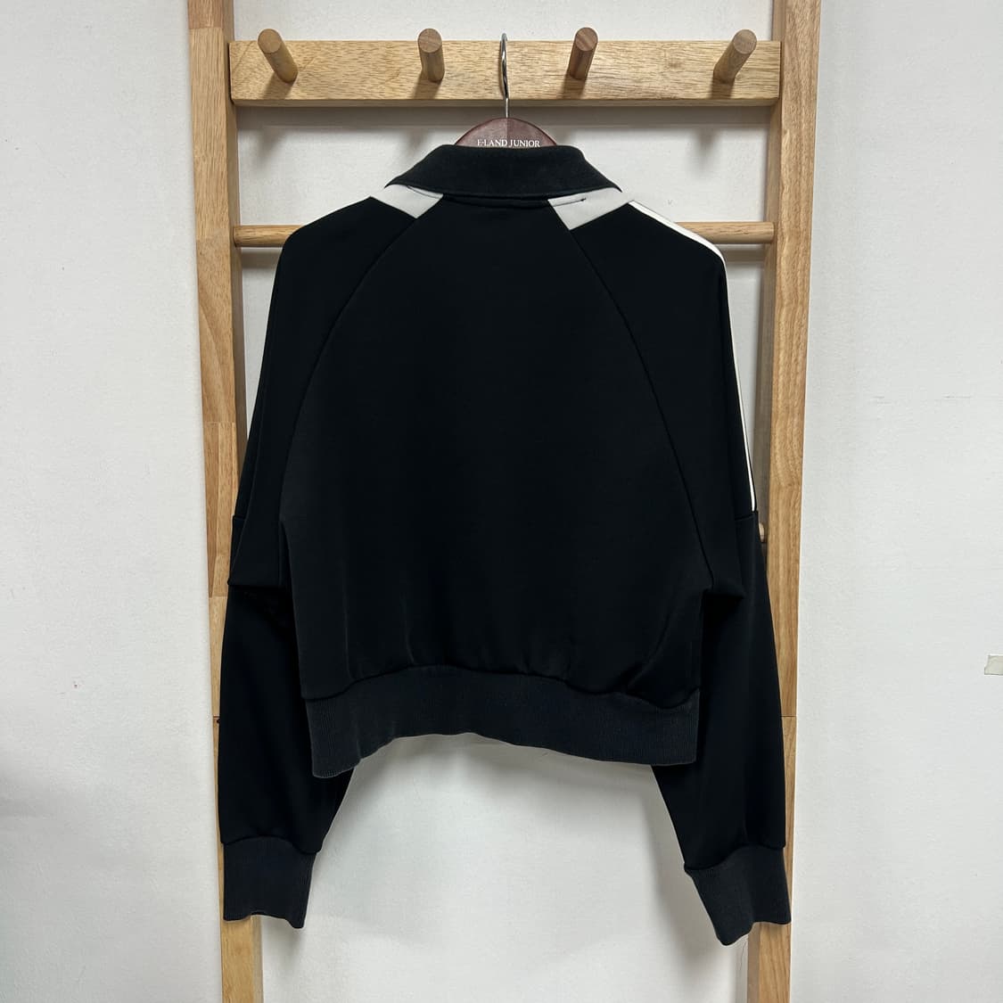 아디다스 자수로고 익스프레스 크롭 스웨트셔츠 블랙 상품이미지5