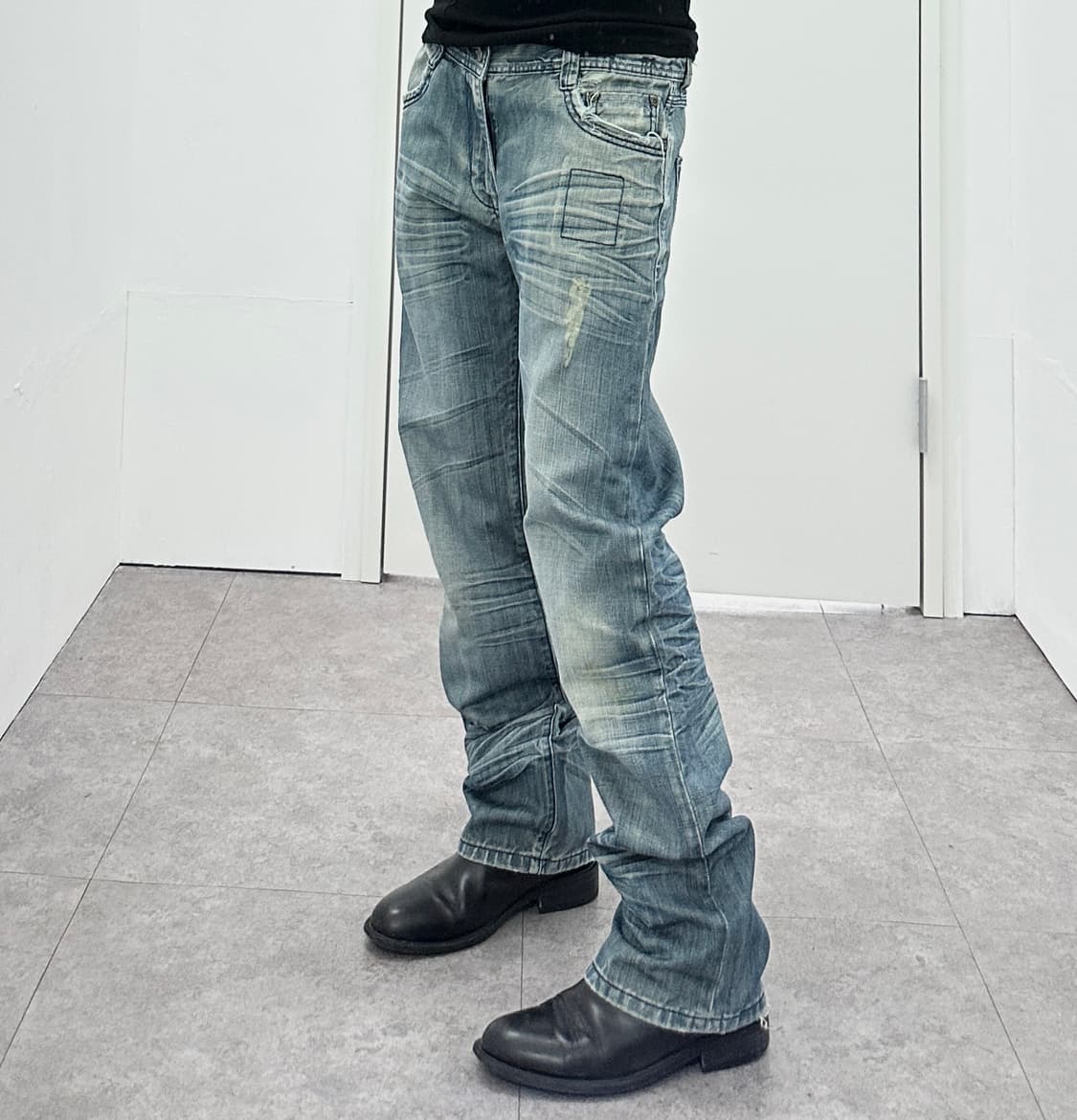 Fade lines sagging denim jeans 상품이미지2