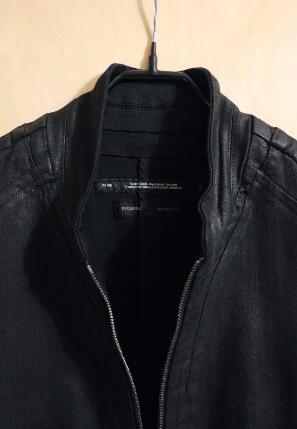 JULIUS Seamed Coated Jacket 상품이미지3