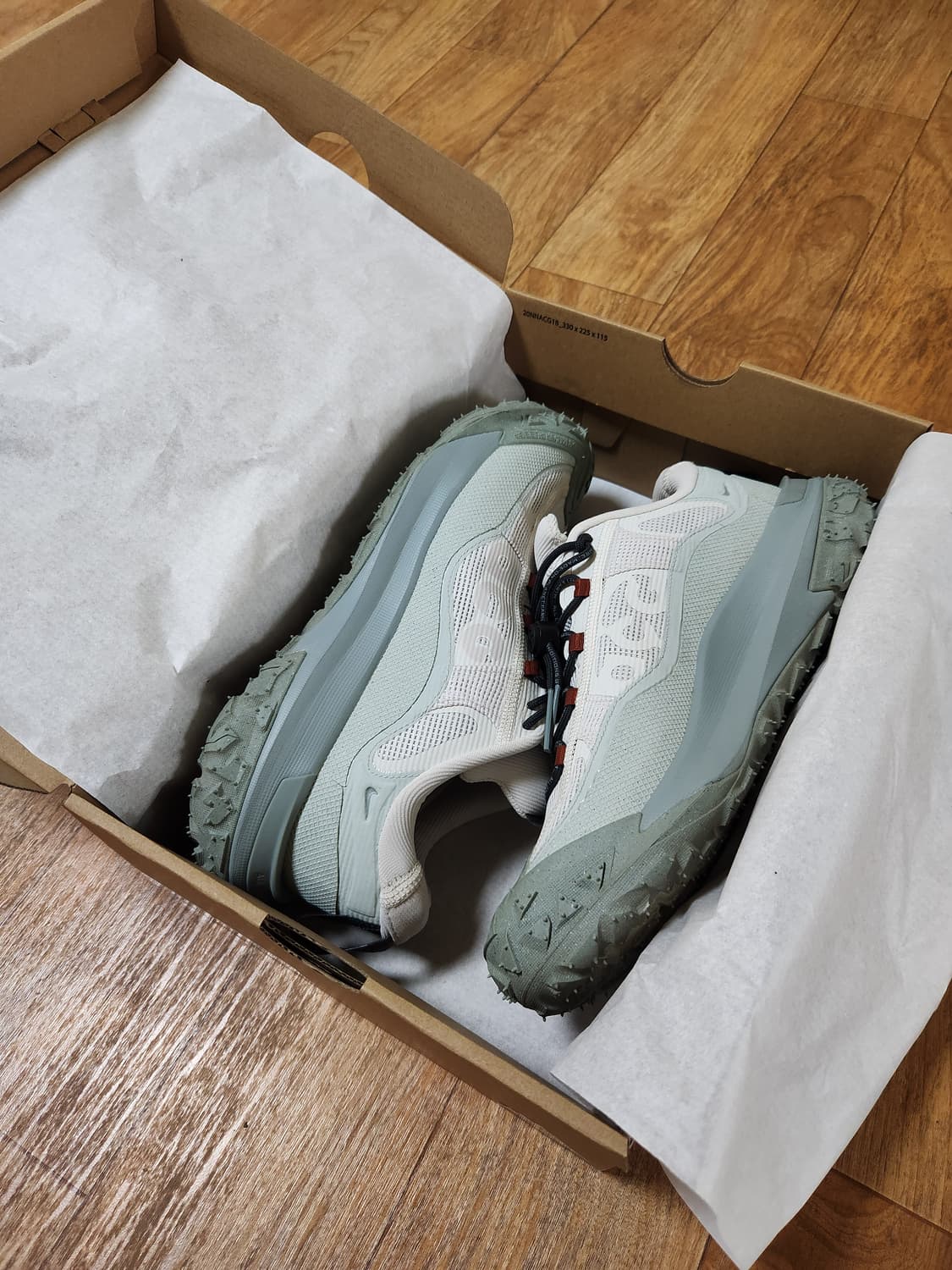 나이키ACG 마운틴 플라이 로우2 GORE TEX  270m판매 합니다. 상품이미지1