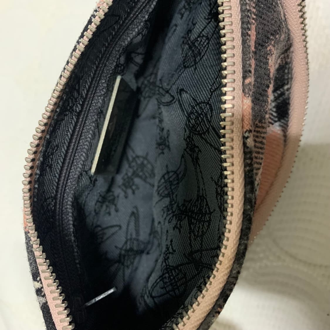 비비안 웨스트우드 핑크 그래피티 힙색 상품이미지4