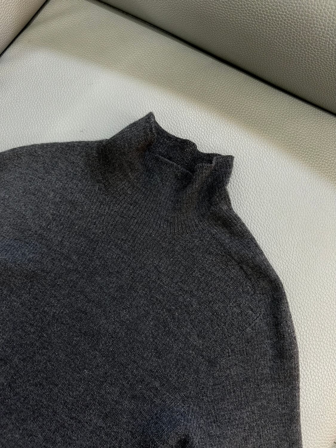 한섬 타임 25SS 램스 울 하이넥 니트 탑(90) 상품이미지3