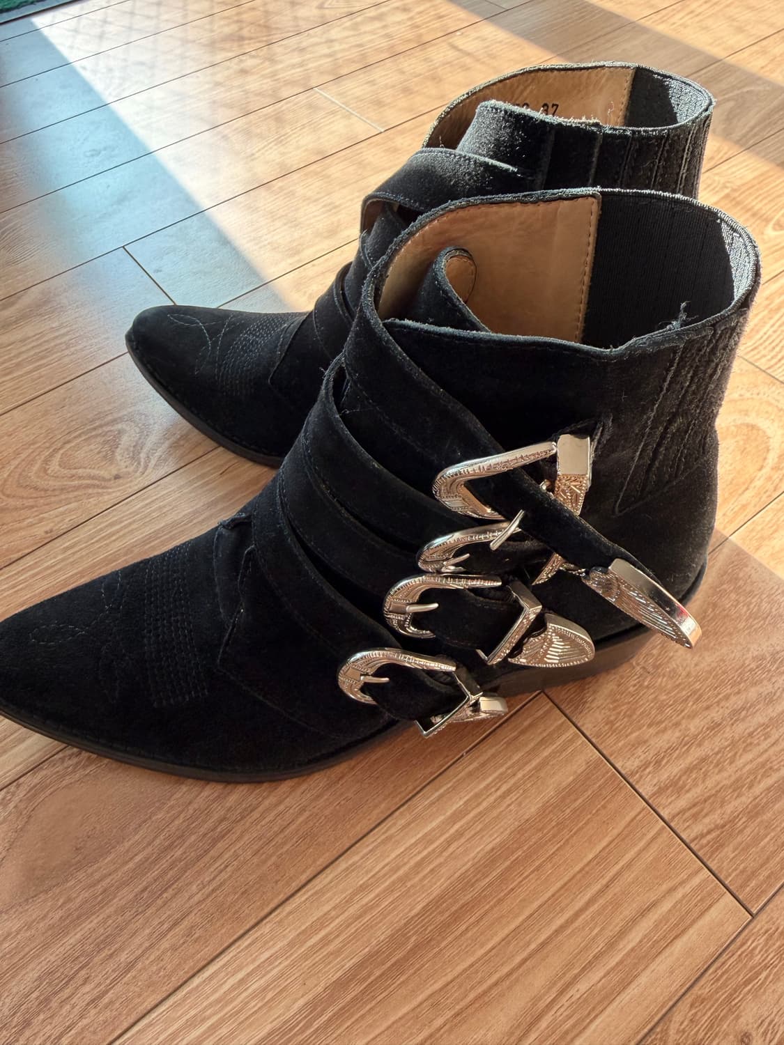 토가풀라 블랙 스웨이드 부츠 235 상품이미지2