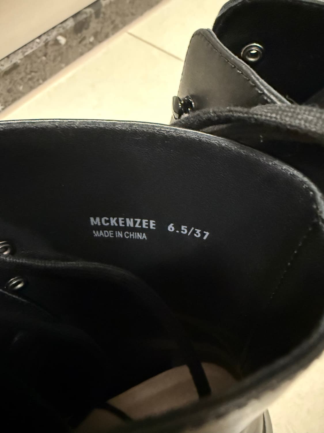 스튜어트 와이츠먼 맥켄지 부티 상품이미지6