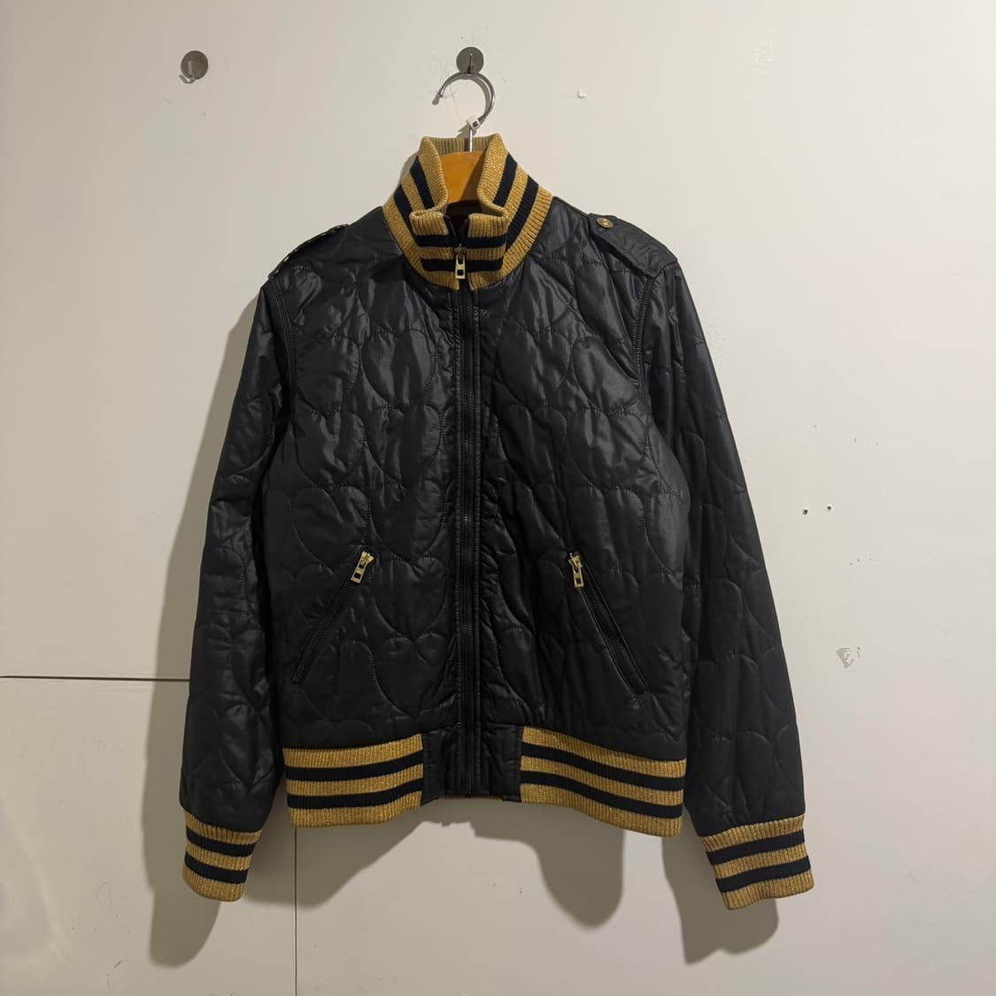 아디다스 블랙 퀄팅 자켓 상품이미지1