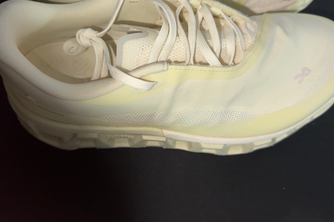 온러닝X파프 클라우드몬스터 2 시들링 화이트 상품이미지5