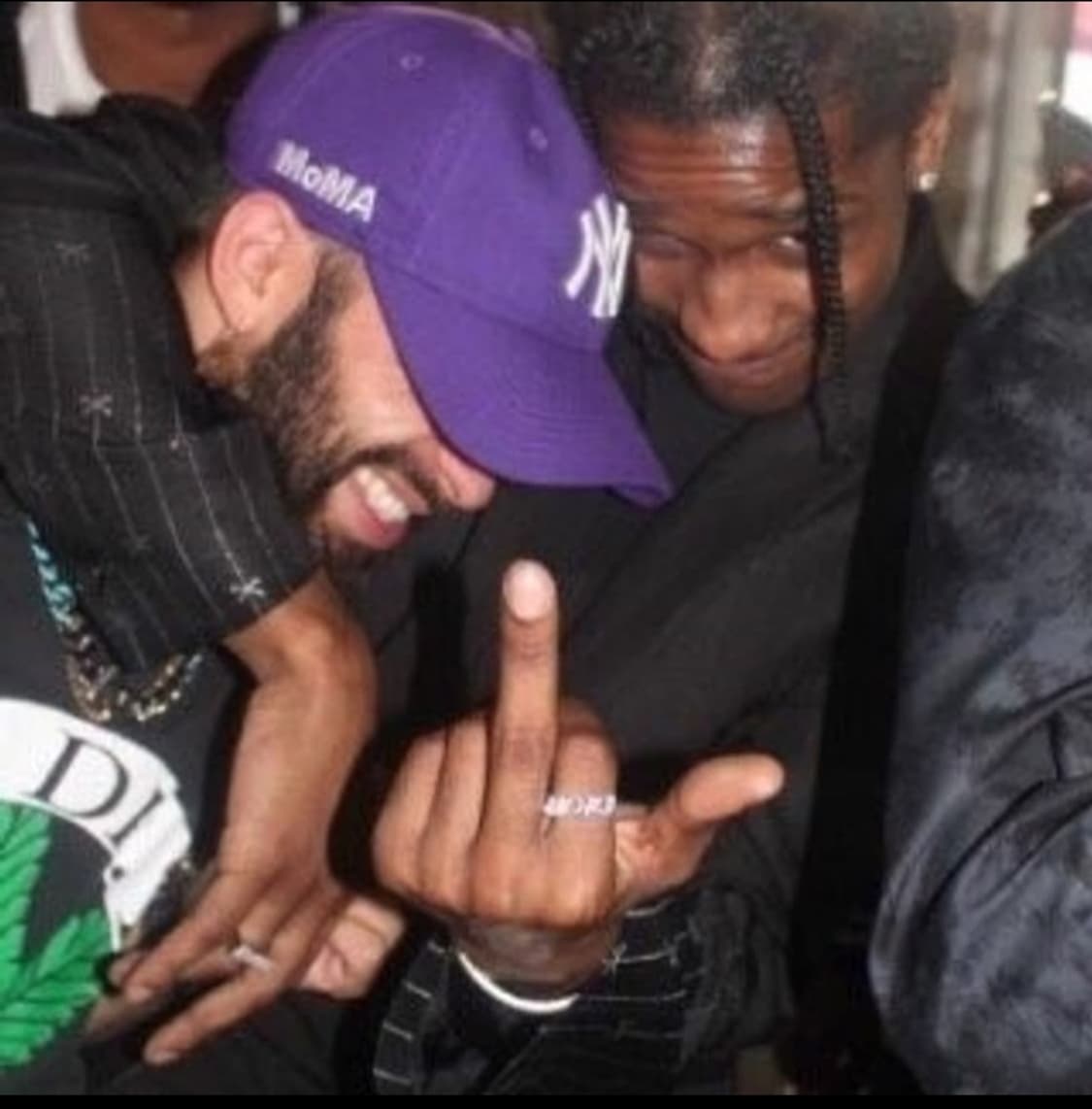 모마x뉴에라 볼캡 퍼플 상품이미지1