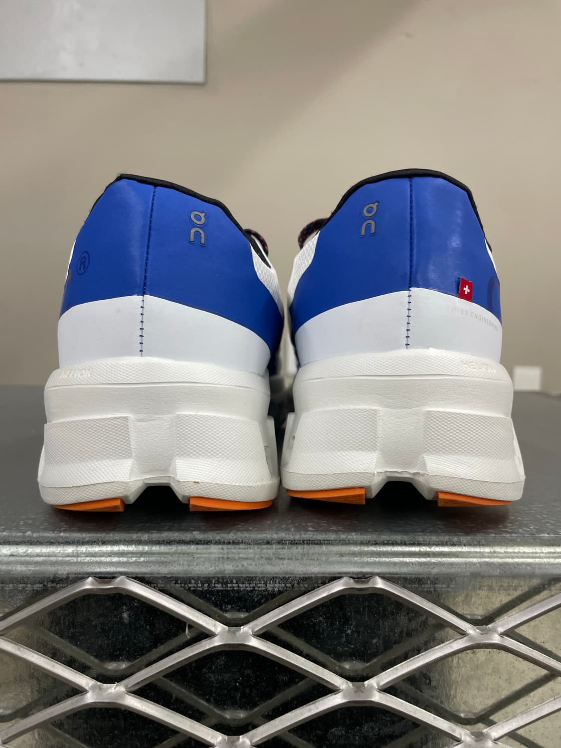 온러닝 클라우드 몬스터 화이트 블루 280 (gr-4137) 상품이미지3