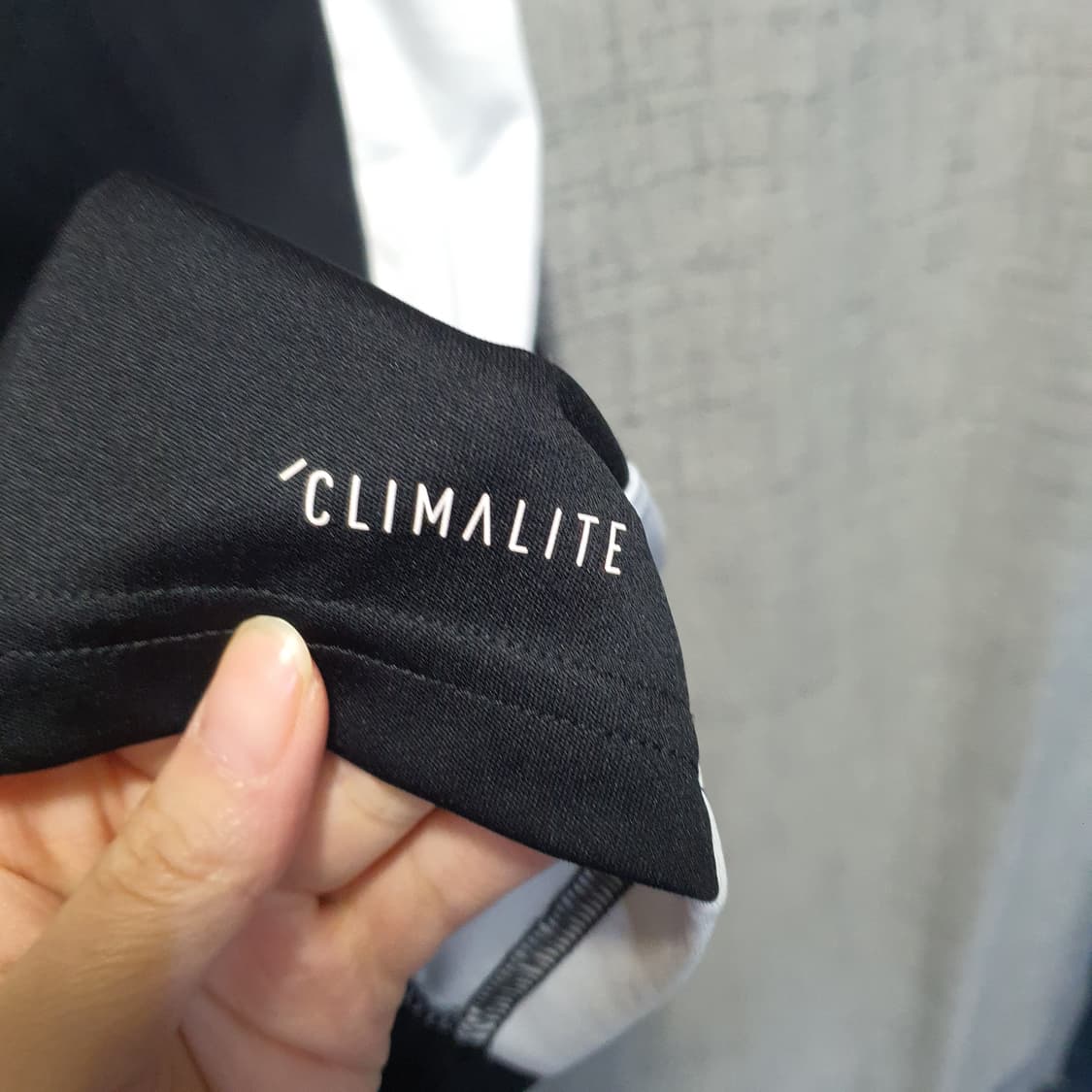 아디다스 기능성 삼선 트랙탑 반팔 티셔츠 블랙/화이트  상품이미지3