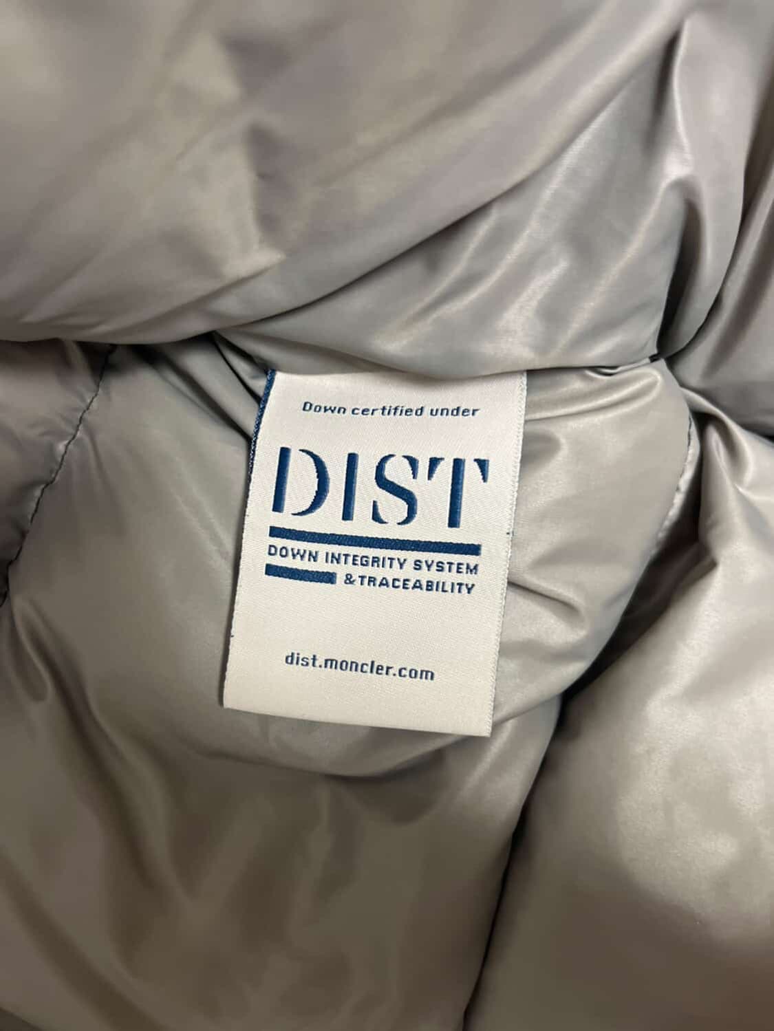 몽클레어 마야 유광 블랙패딩 팝니다 상품이미지6