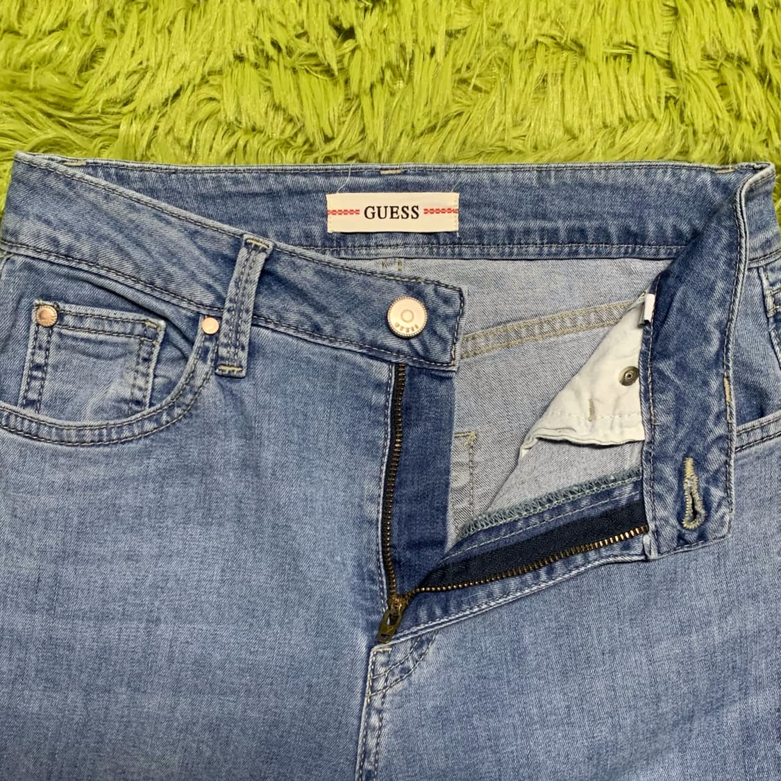 [26] 게스 골드플레이트 와이드핏 데님팬츠 상품이미지4