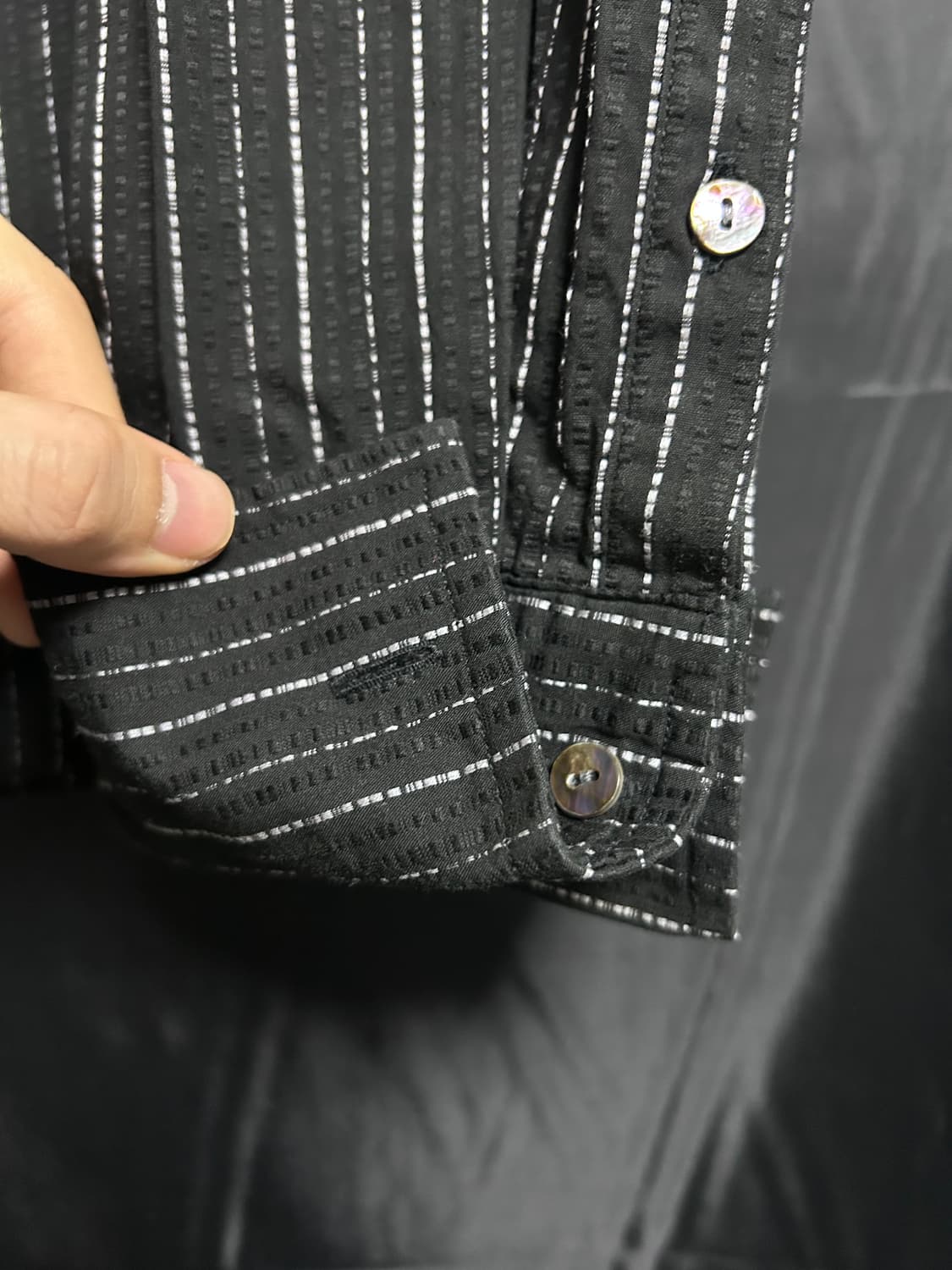 캐서린 햄넷 핀스트라이프 롱커프스 셔츠 상품이미지9