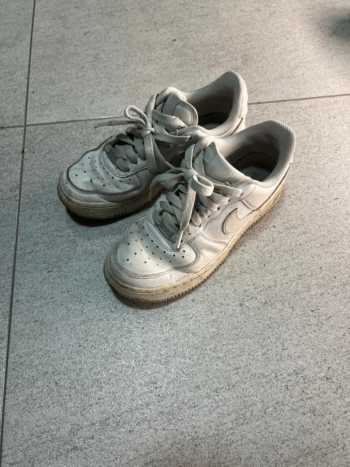 나이키 에어포스 230 상품이미지1