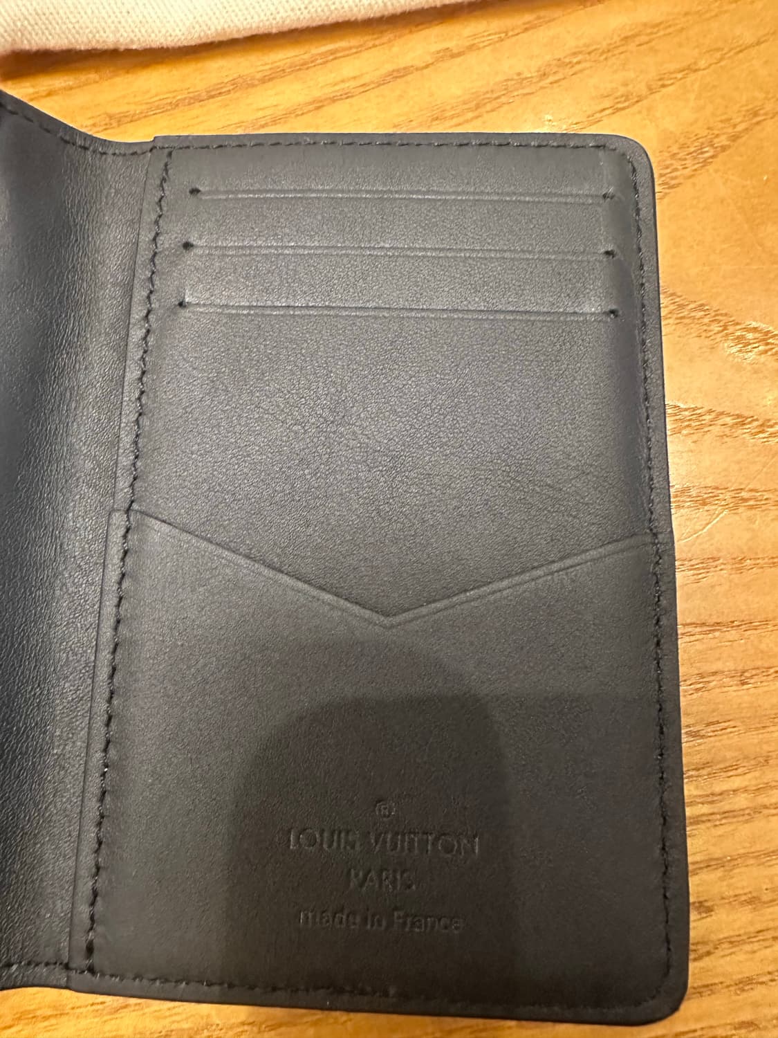 루이비통 쉐도우 오거나이저 지갑 팔아용 상품이미지8