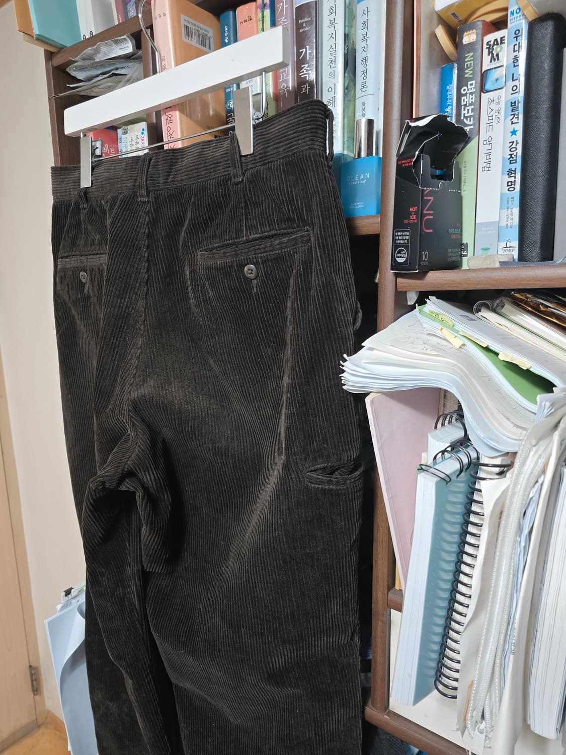 유니클로U 코듀로이 와이드핏 워크팬츠 32 [82] 상품이미지5