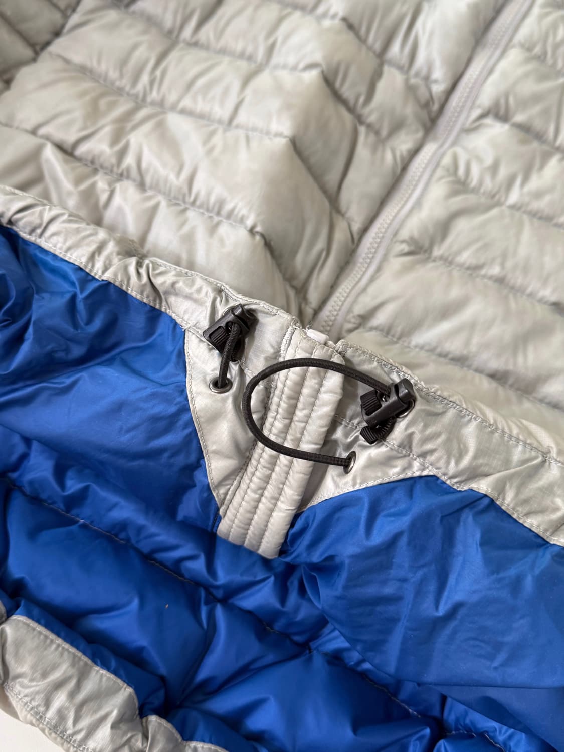 TNF 노스페이스 루즈핏 라이트그레이 구스다운 경량 패딩 자켓 상품이미지4