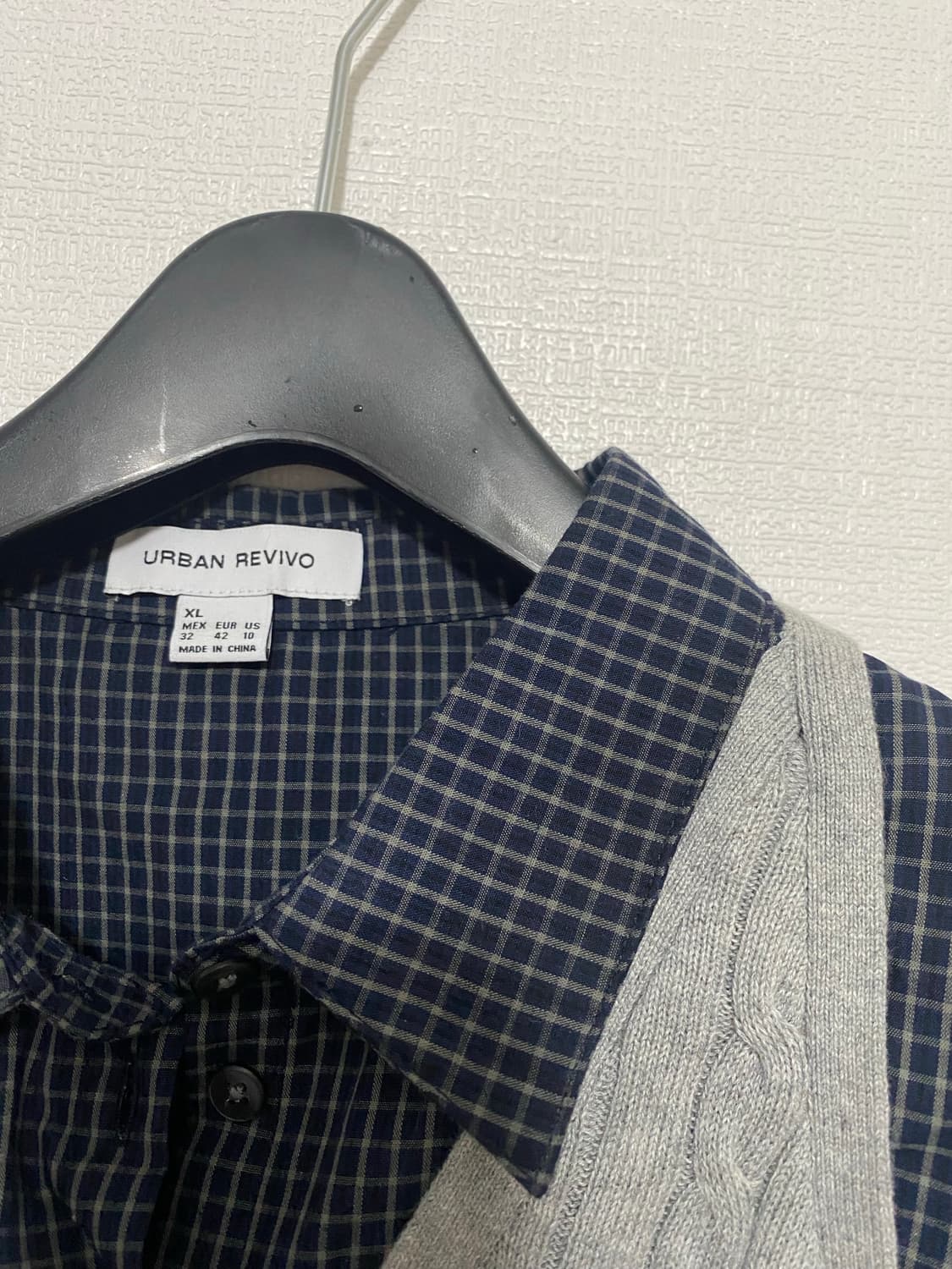 URBAN REVIVO 케이블 니트 일체형 블라우스 상품이미지2