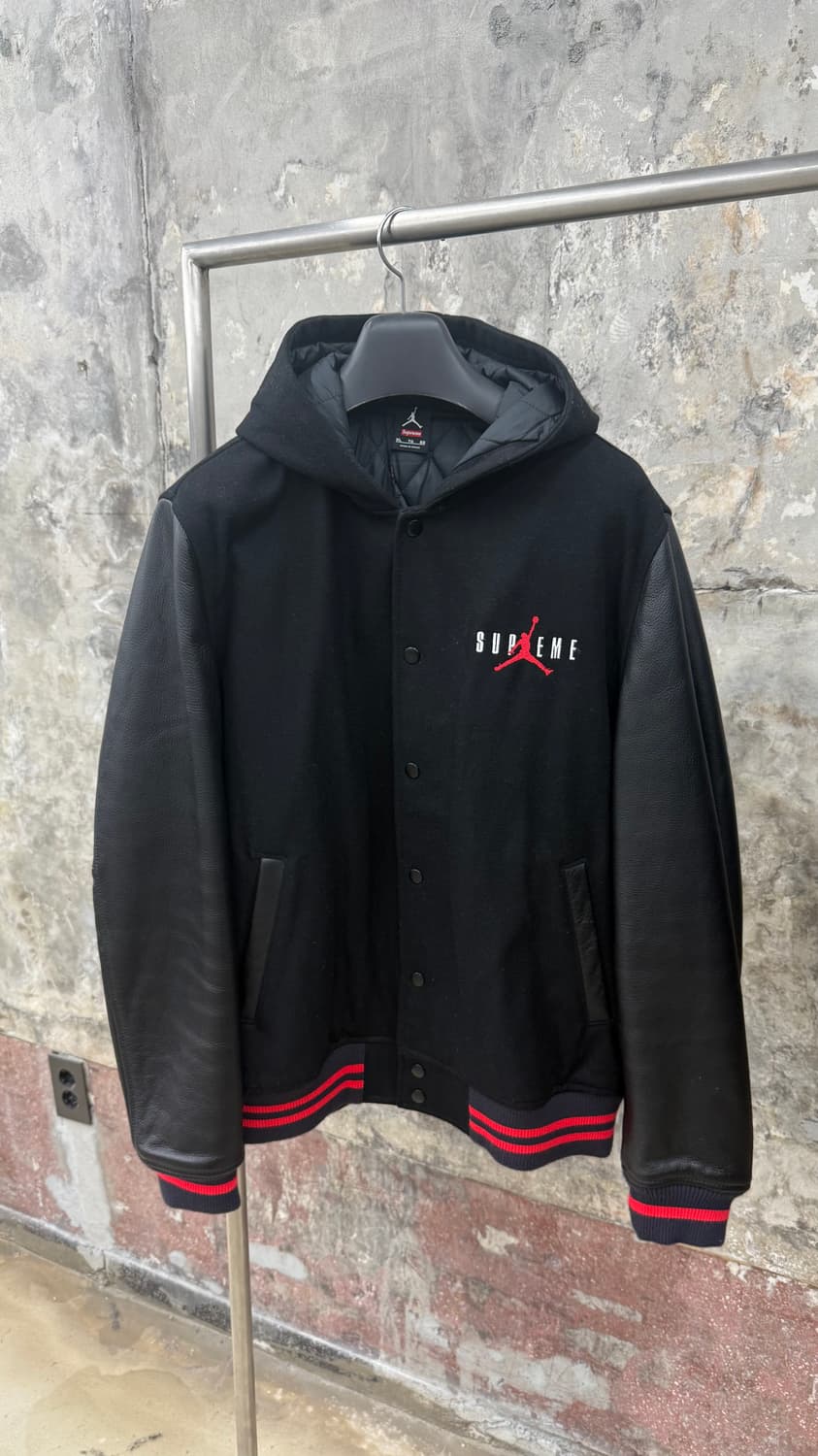 [XL]슈프림x조던 레더 바시티 상품이미지1