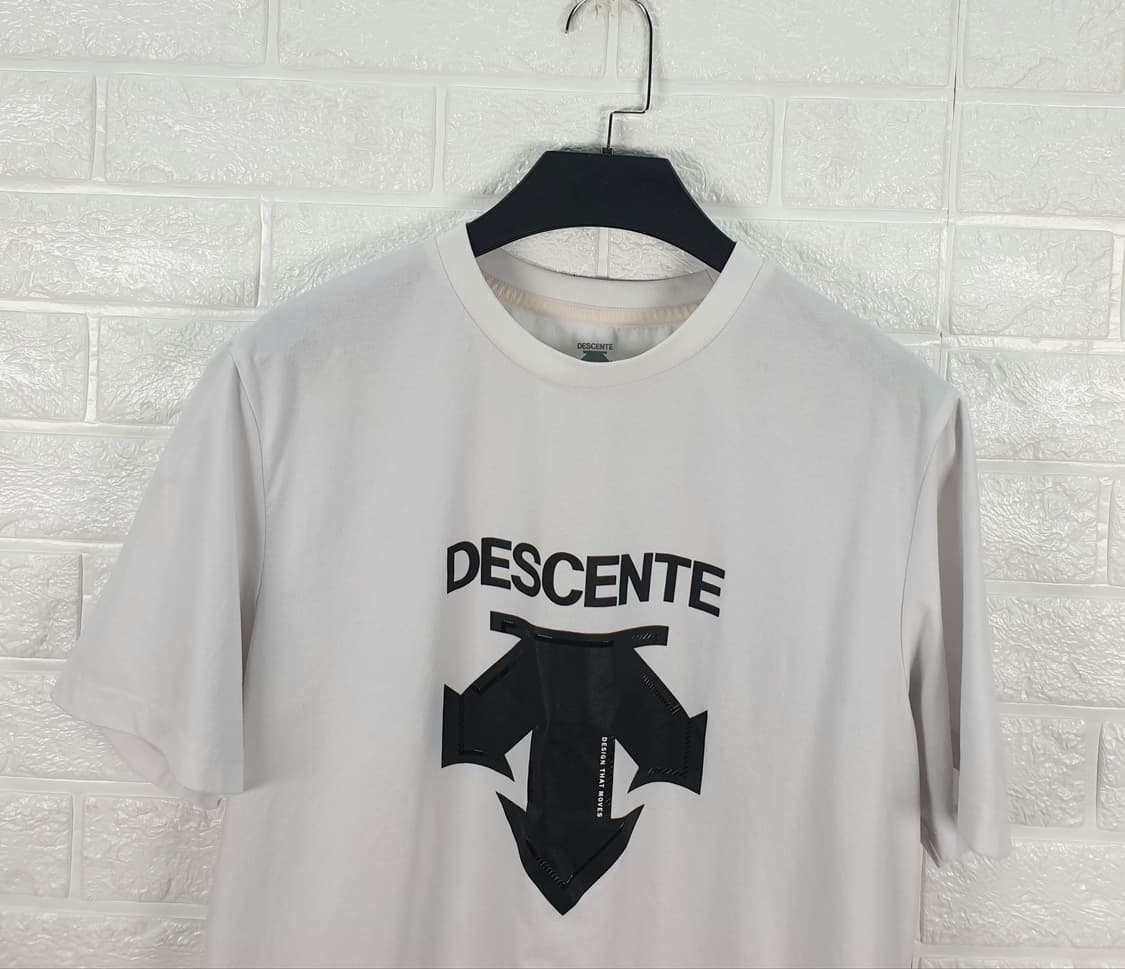 [95]데상트 기능성 반팔 라운드티 상품이미지3