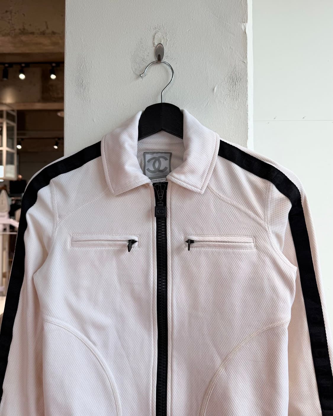 샤넬 스포츠 라이트핑크 라인 자켓  상품이미지3