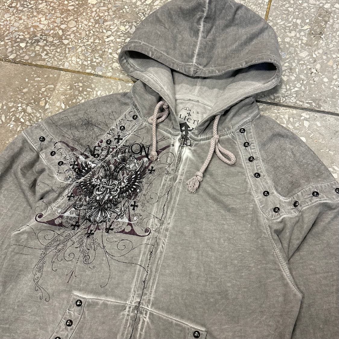 Affliction 스터드 워싱 후드 집업 상품이미지2