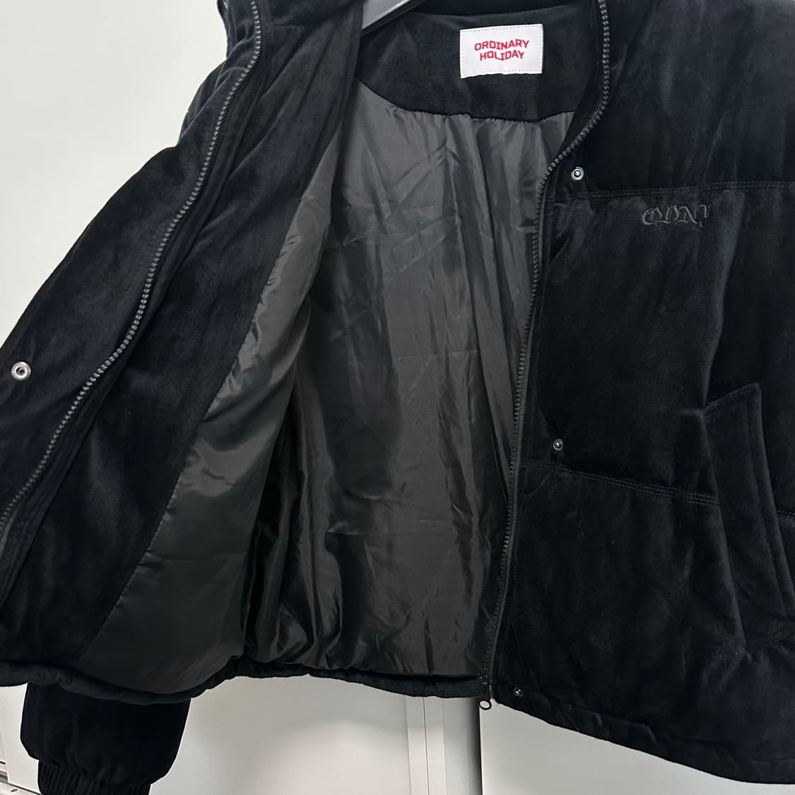 오디너리홀리데이-벨벳패딩(Black/Free) 상품이미지8