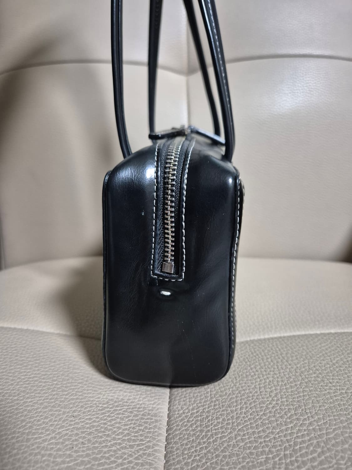 스탠드오일 포스트백  스티치 블랙 핸드백 상품이미지5