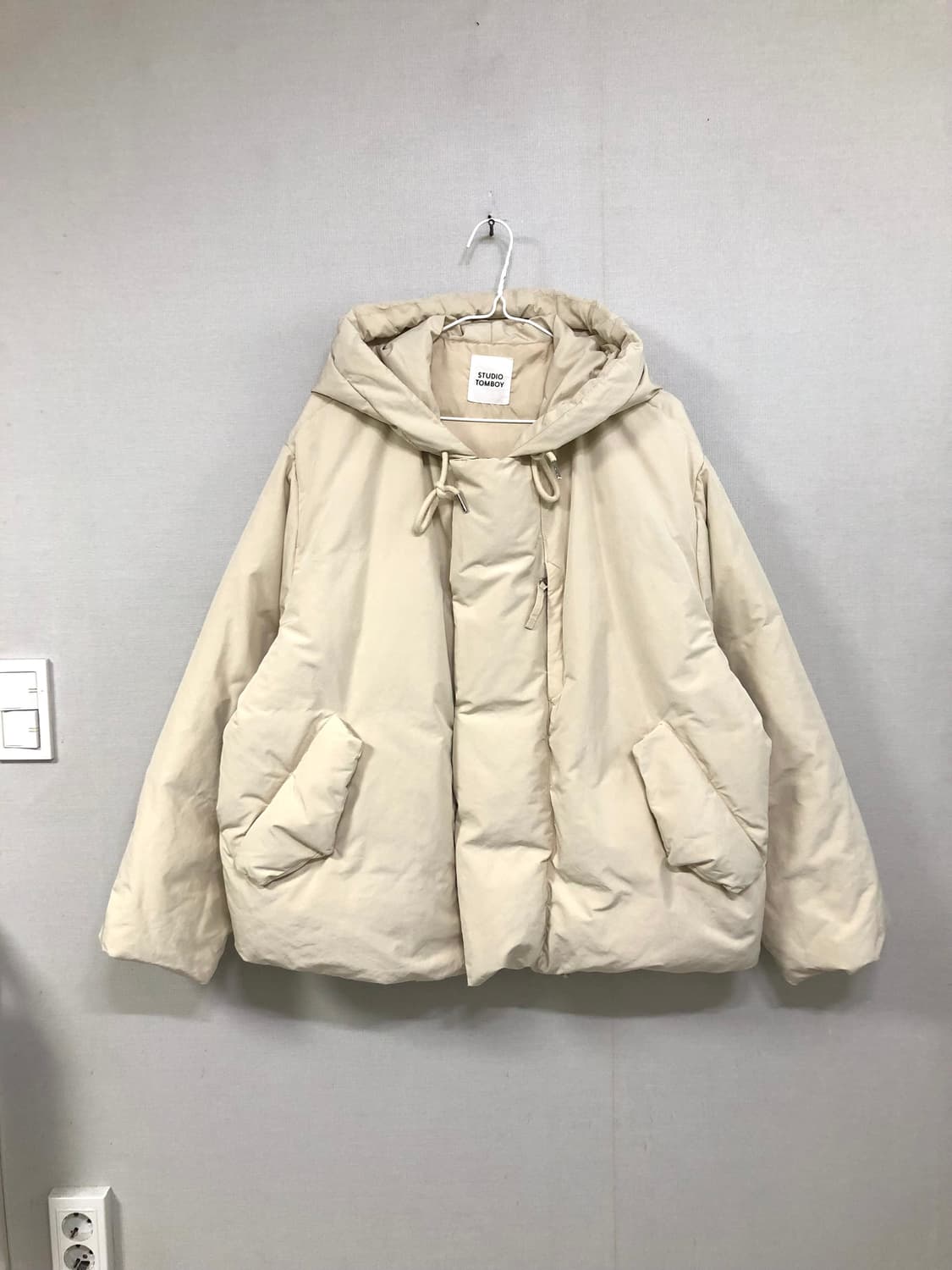 스튜디오톰보이 오버핏 덕다운 후디 푸퍼 솟패딩 _ 바닐라 상품이미지1