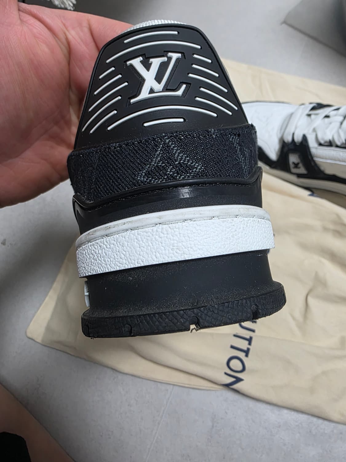 루이비통 트레이너 스니커즈 9사이즈 상품이미지3