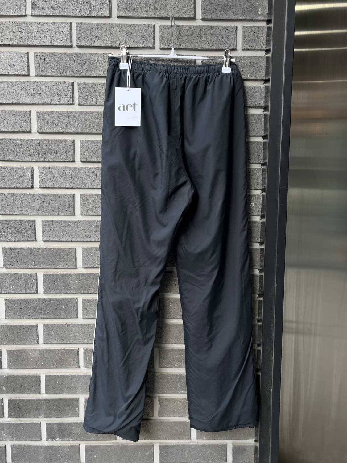 COURREGES 꾸레쥬 로고 트랙팬츠 블랙 상품이미지10