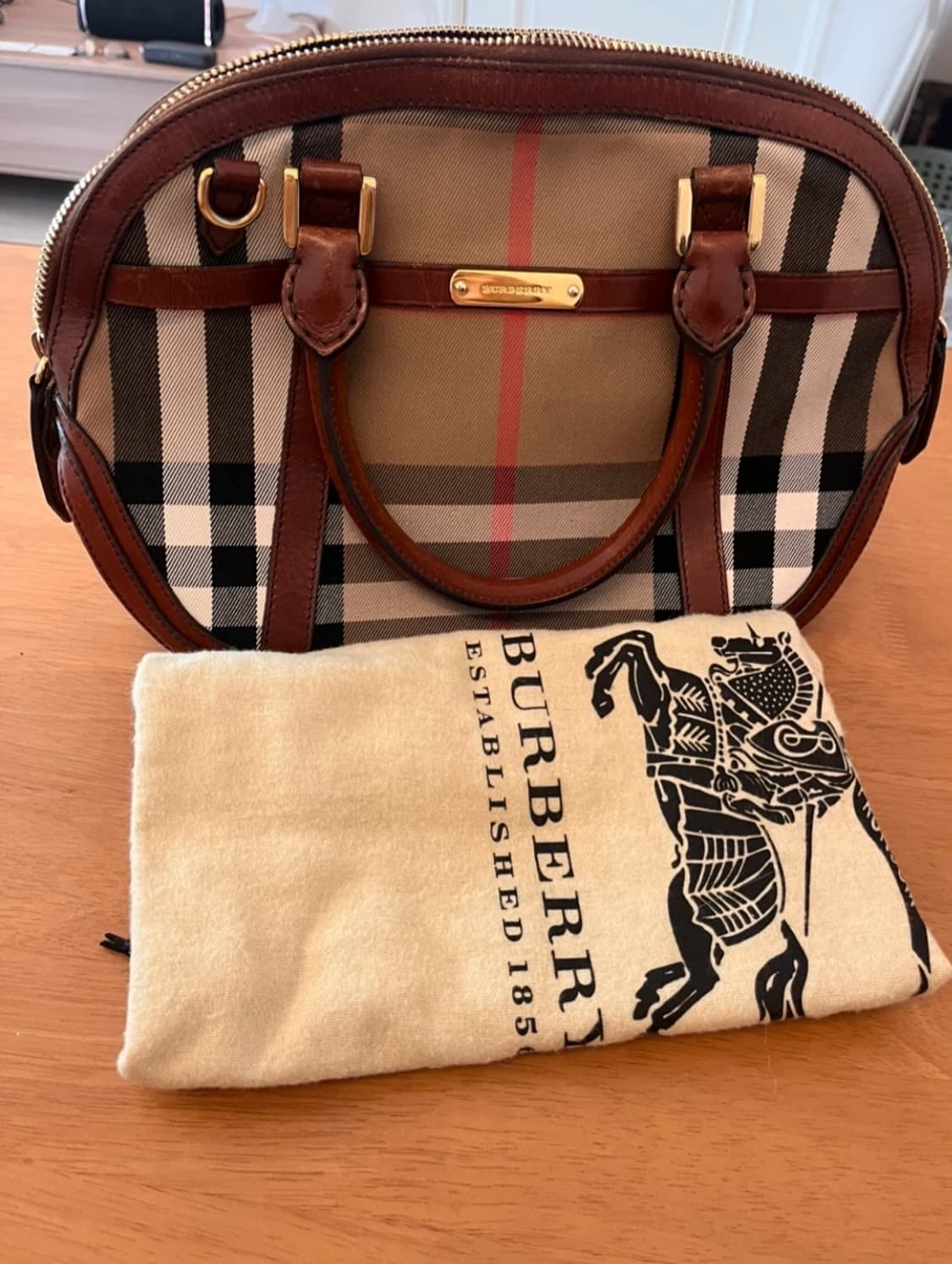 Burberry 버버리 클래식 체크 볼링백 상품이미지2