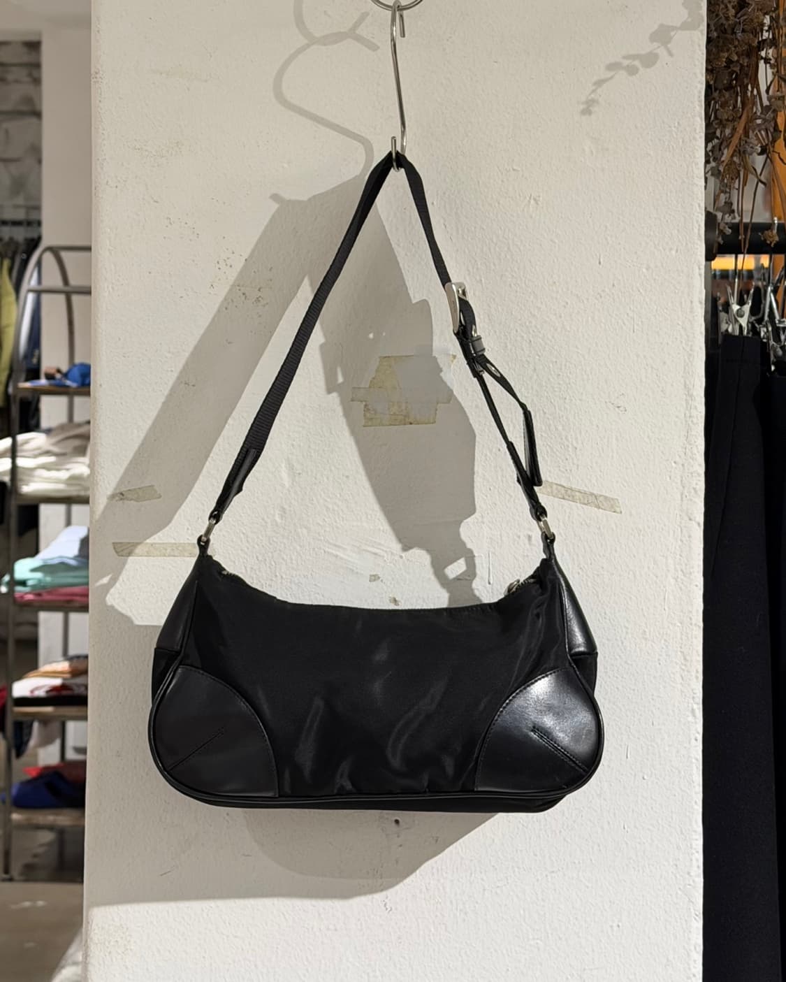 프라다 블랙 테수토 리나일론 숄더백 상품이미지4