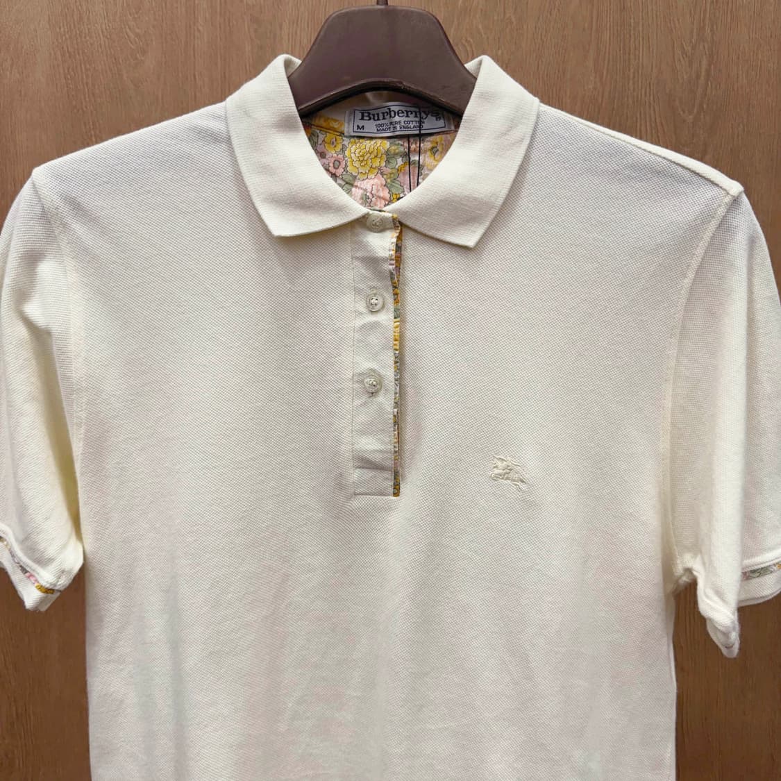 버버리 90'S 클래식 카라 반팔 티셔츠 플로럴 체크 디테일 아이보리 상품이미지4