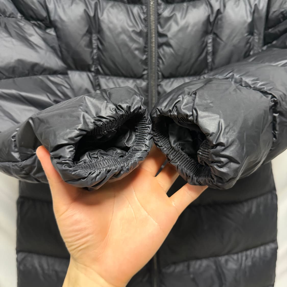 [S+급/00] 몽클레어 보에딕 여성패딩 블랙 폭스퍼 풀구성 상품이미지9