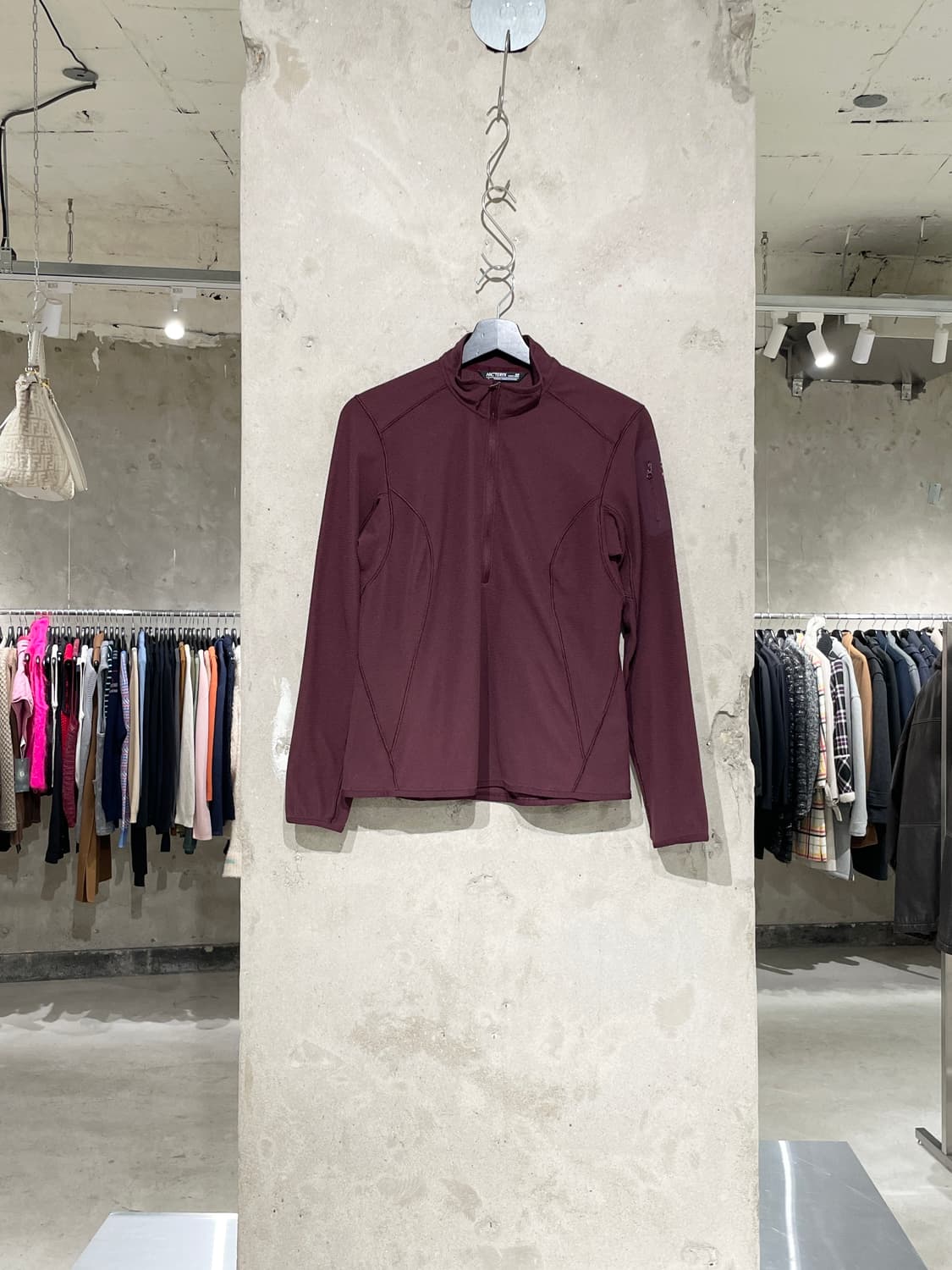 아크테릭스 버건디 델타 LT 집 넥 와플 플리스 상품이미지1