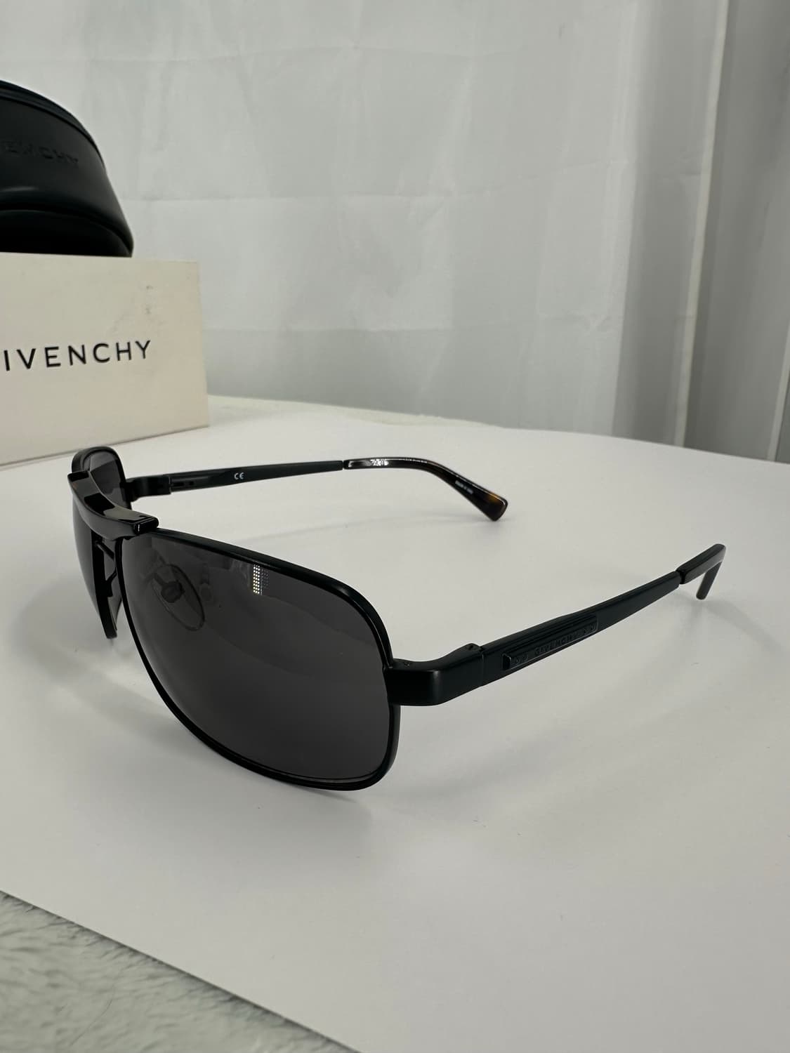 [새상품 무료배송] 정품 지방시 Made in Italy 선글라스 상품이미지1