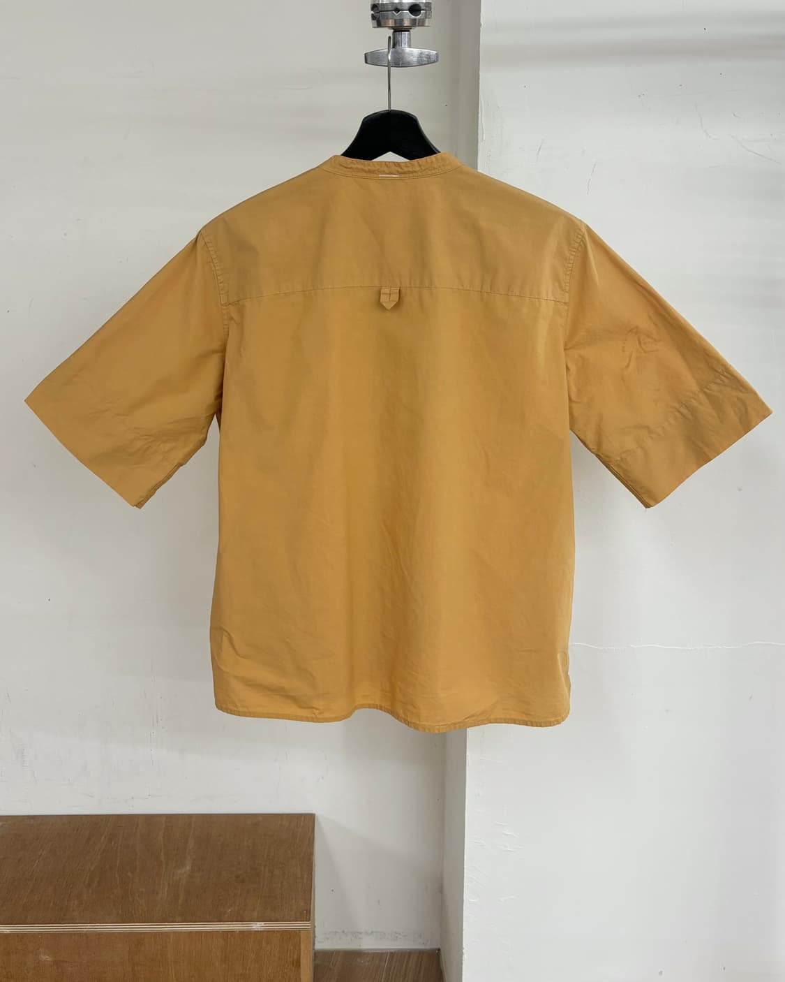 엠에이치엘 옐로우 밴드 카라 반팔 셔츠 상품이미지6