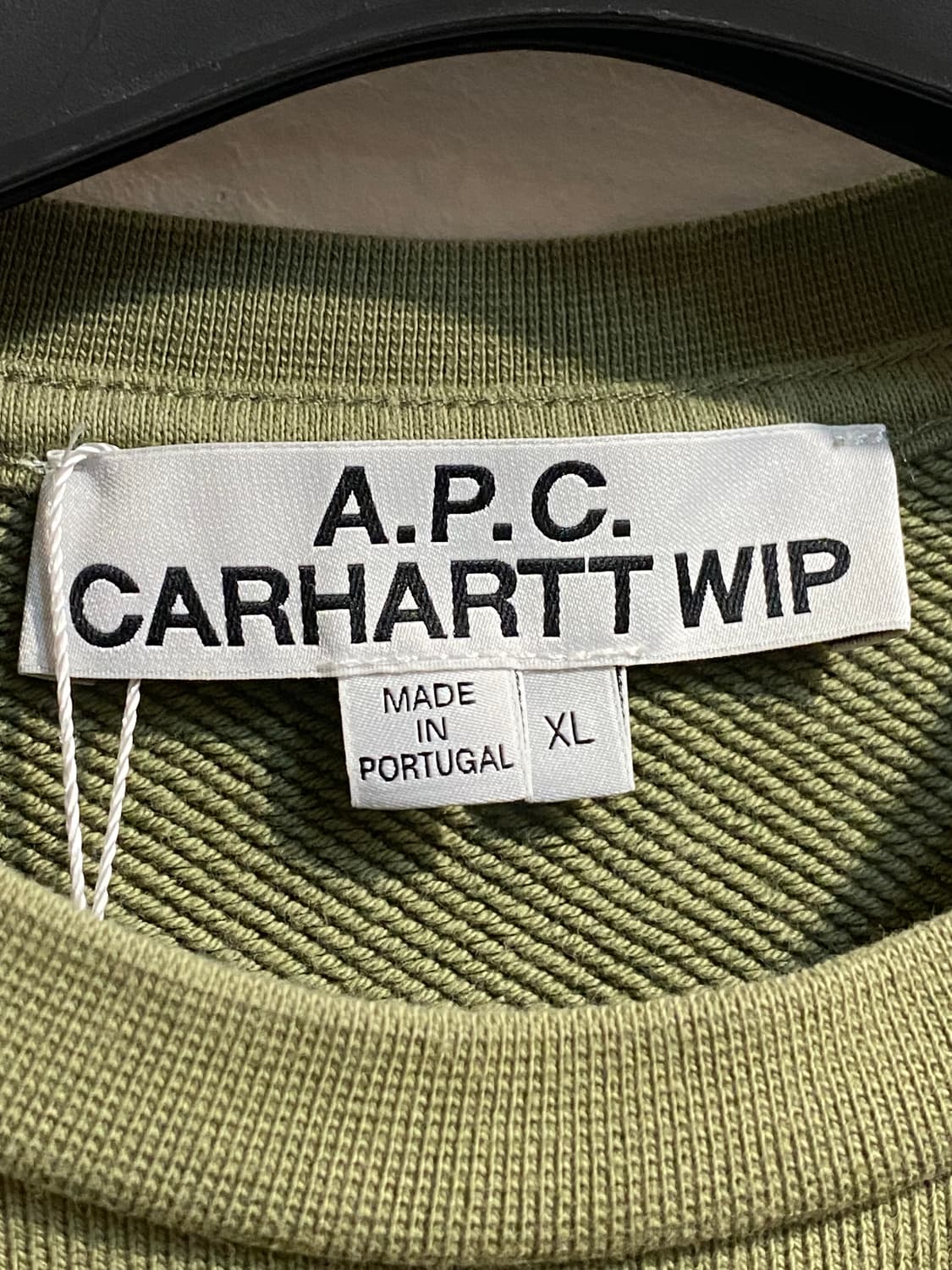 아페쎄 x 칼하트 윕로고 스웻셔츠 상품이미지4